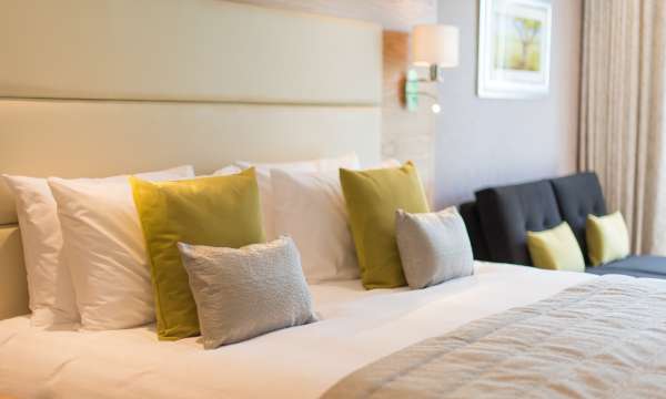 garden court deluxe double room at the park hotel