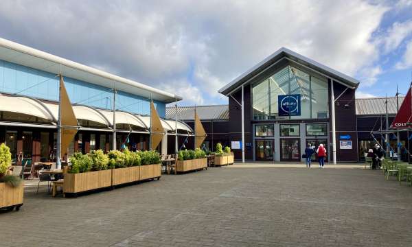 Food court at Affinity Outlet