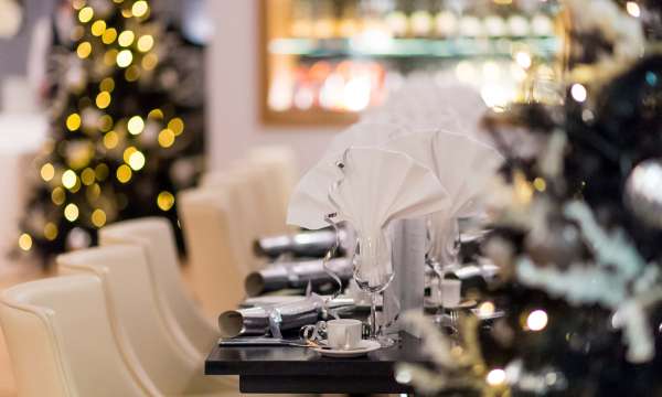 Park Hotel Seasons Brasserie Restaurant Dining Christmas Place Setting