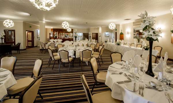 wedding table decorations at the park hotel